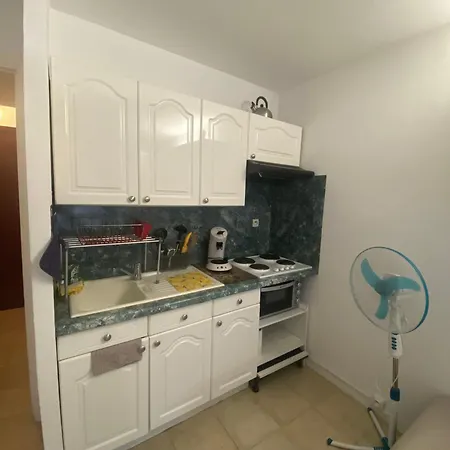 Joli Neuf Av Terrasse A 50 M De La Et Gare Roquebrune-Cap-Martin