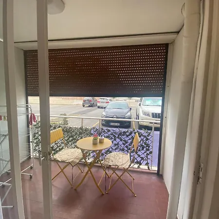 Joli Neuf Av Terrasse A 50 M De La Et Gare